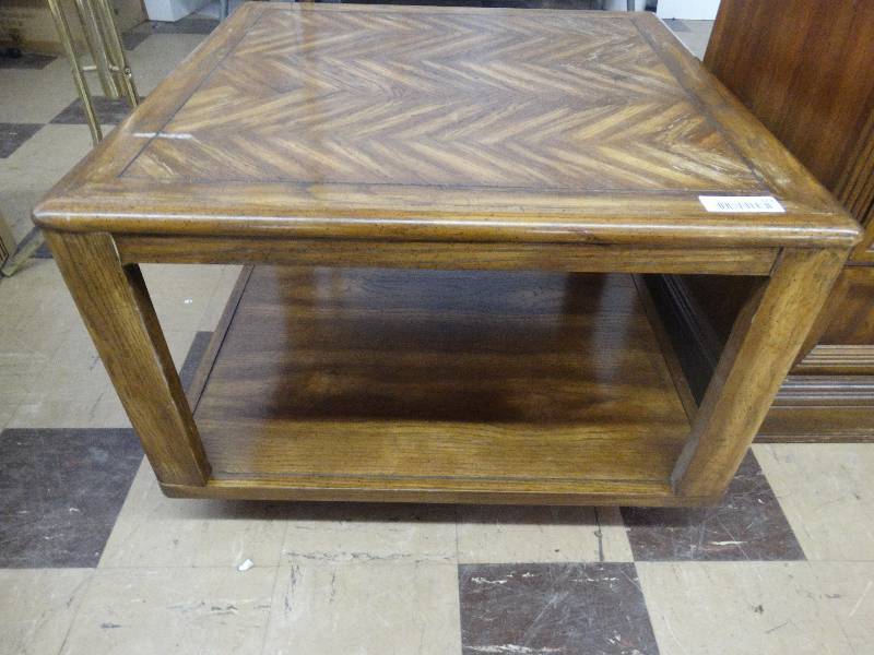 lot 329 image: Coffee table.