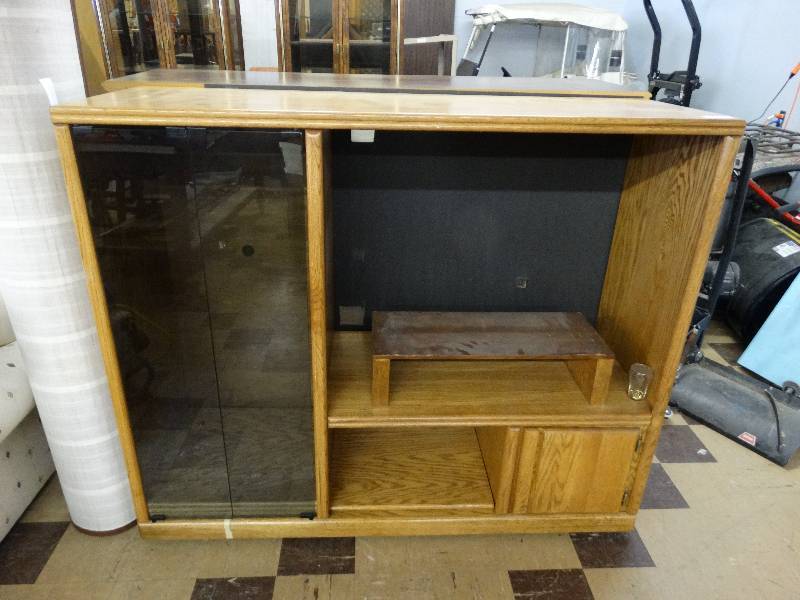 lot 356 image: Big TV entertainment stand.