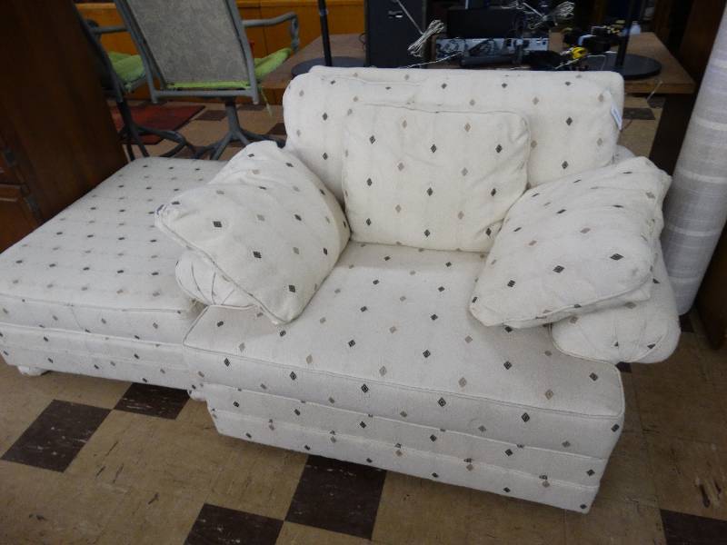 lot 361 image: Big chair wottoman.
