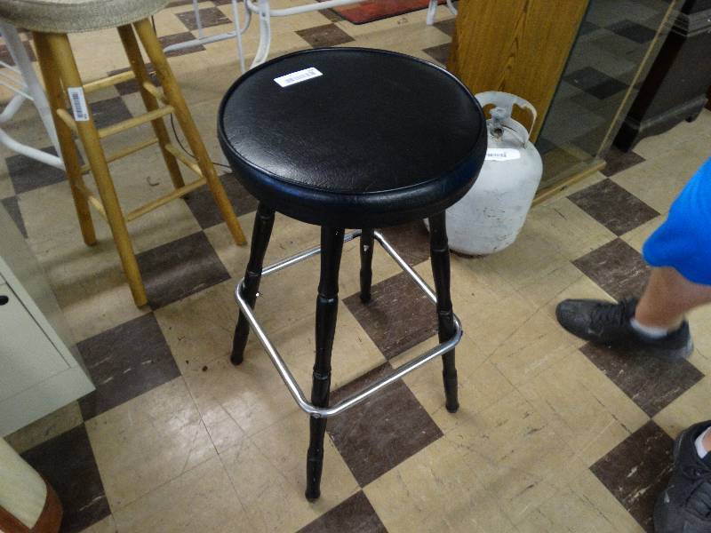 lot 368 image: Bar stool.