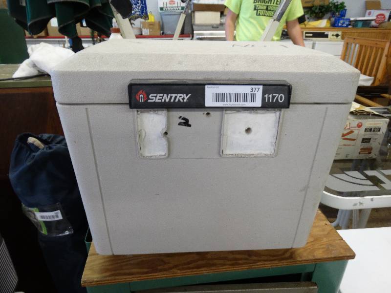 lot 377 image: Sentry lock box wcontents.