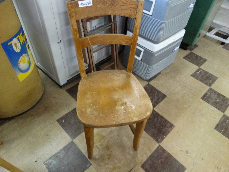 lot 384 image: Wooden chair.