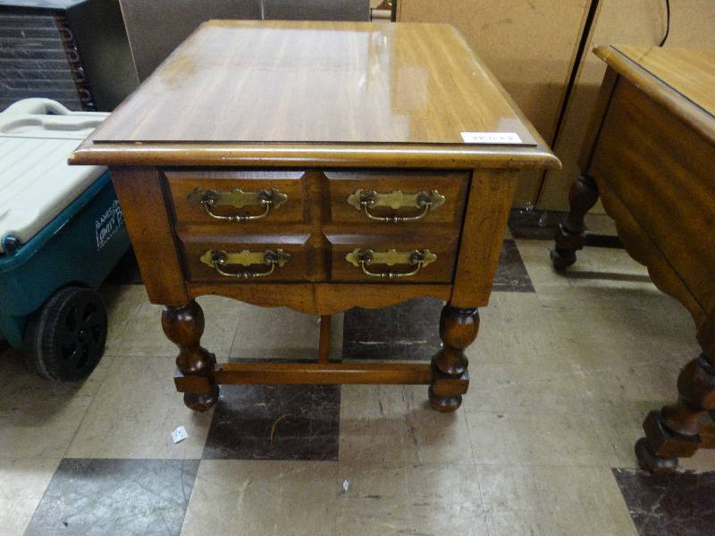 lot 390 image: Wooden nightstand w1 drawer.