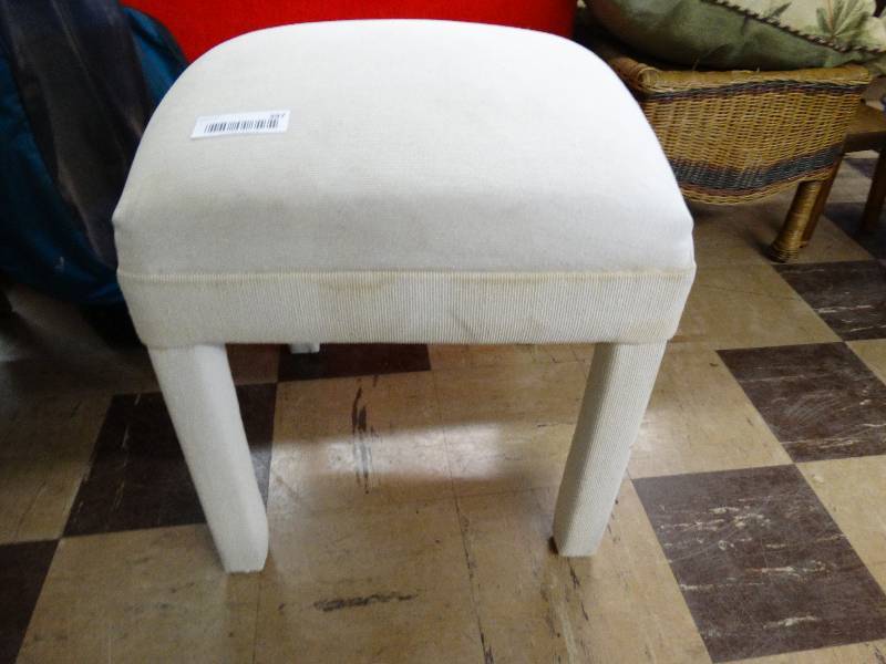 lot 397 image: Foot stool.