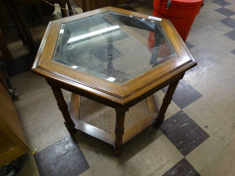 lot 415 image: Hexagon end table.