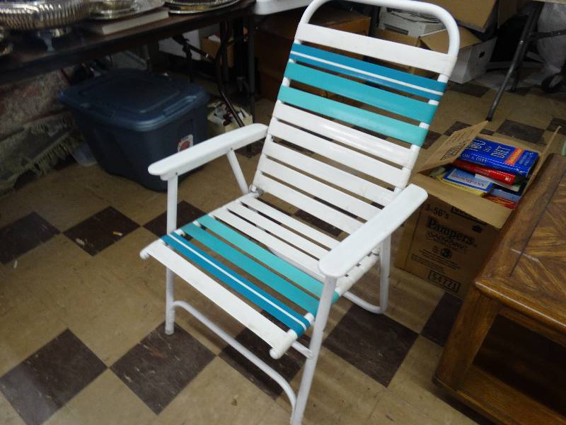 lot 421 image: 4 Lawn chairs.