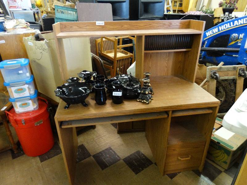 lot 434 image: Computer desk wno contents.