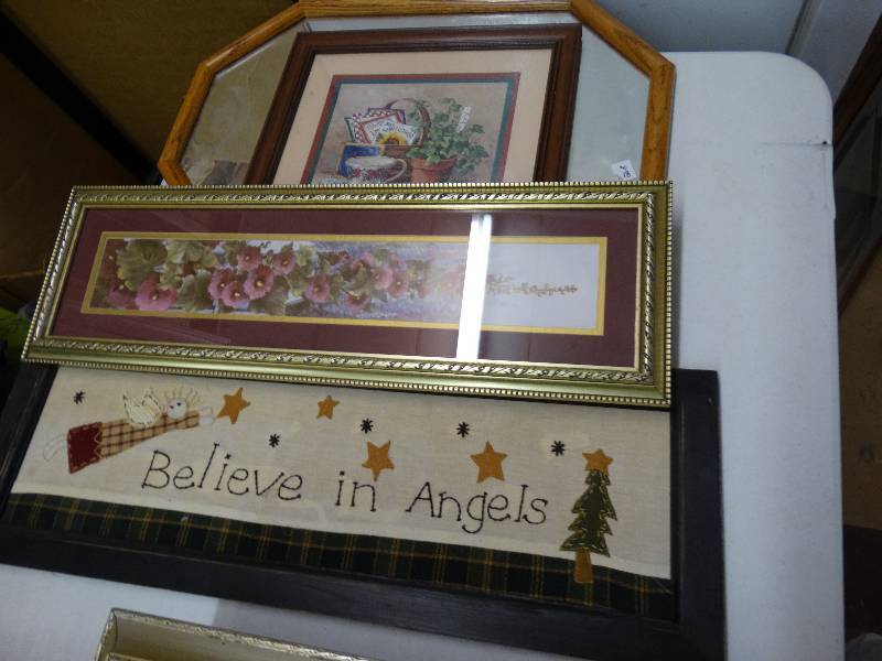 lot 468 image: 3 Hanging arts & mirror.