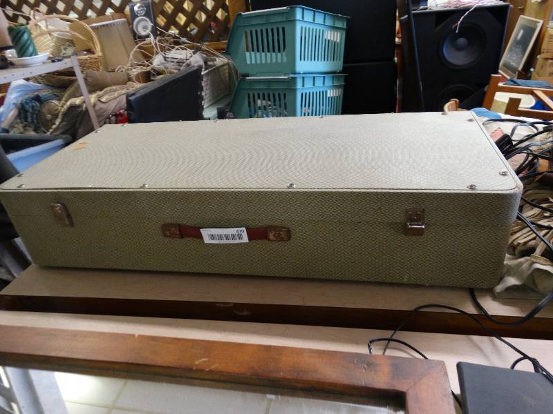 lot 470 image: Piano in case.