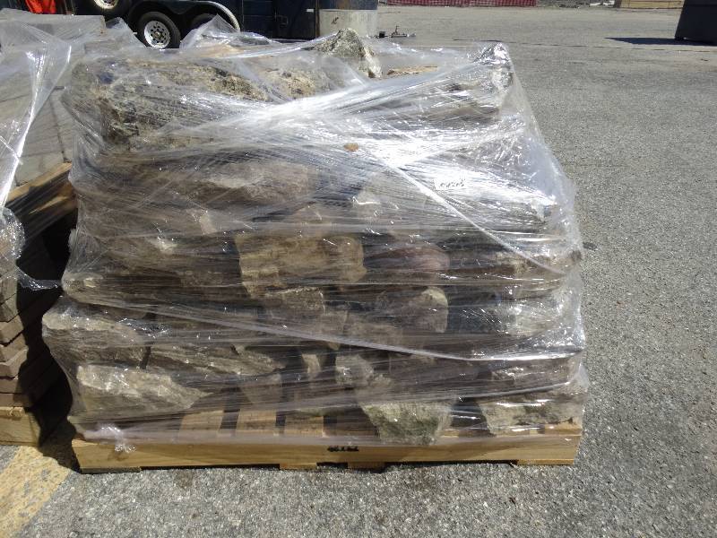 lot 480 image: Pallet of various sized decorative yard rocks.
