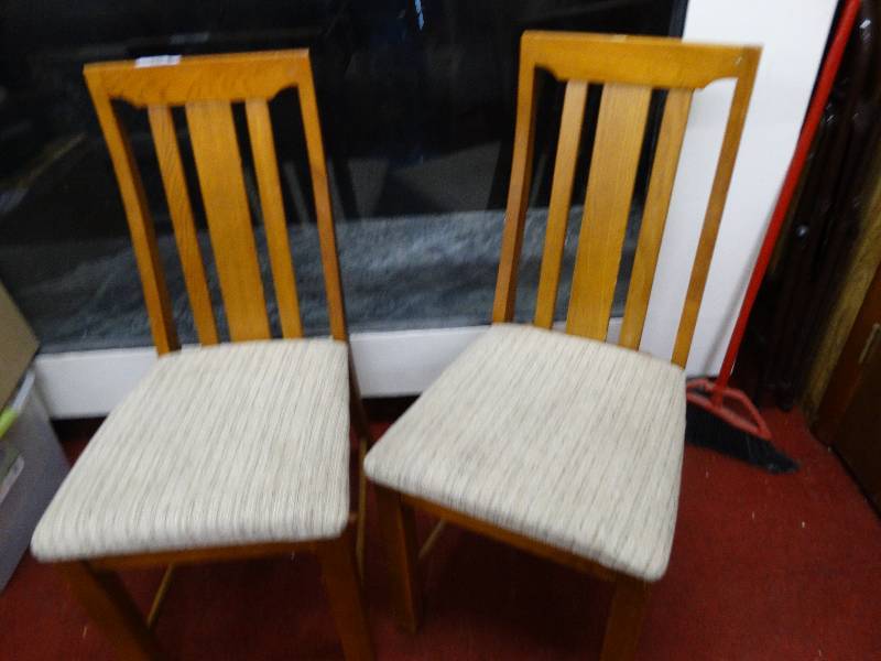 lot 887 image: Pair of chairs.