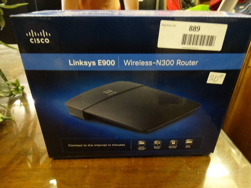 lot 889 image: Cisci linksys E90000 wireless - n300 router.