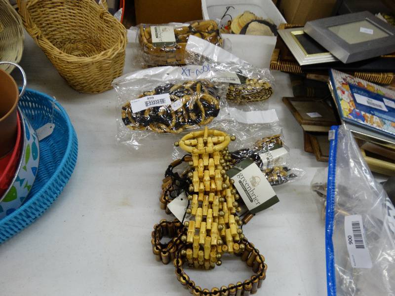 lot 899 image: New green brier baskets company decor.