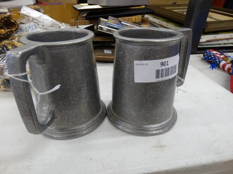 lot 901 image: 2 Metal mugs.