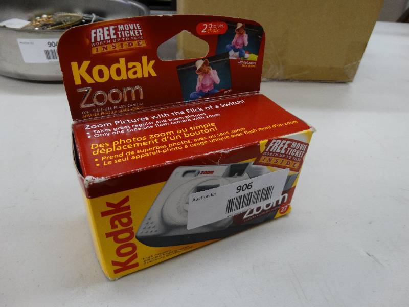 lot 906 image: Koda k zoom camera.