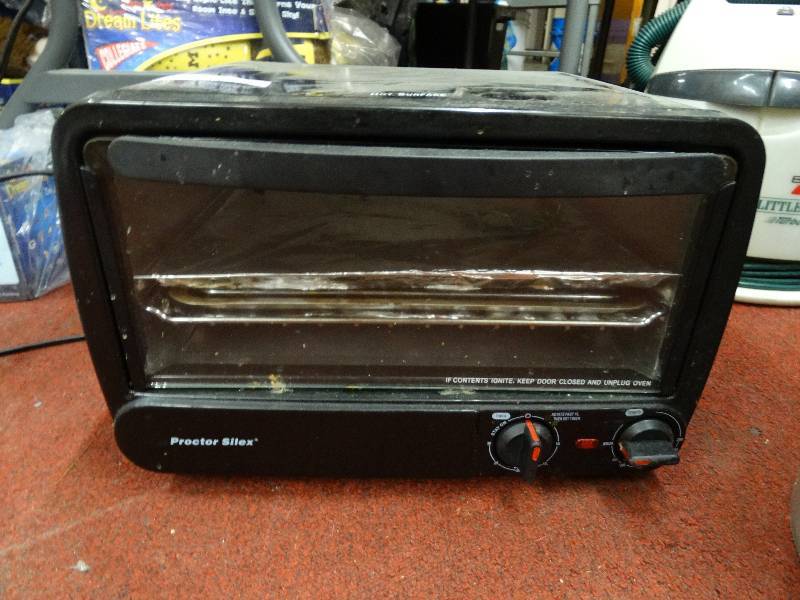 lot 916 image: Proctor silex pizza oven.