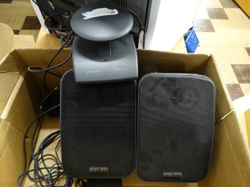 lot 920 image: Optimus 900 mitz wireless speakers.