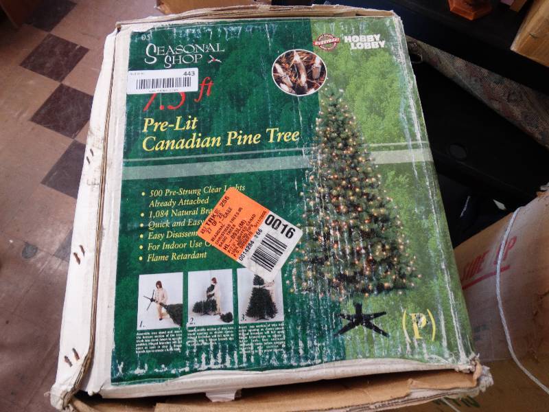 lot 443 image: 7.5 per-lit Canadian pine tree.