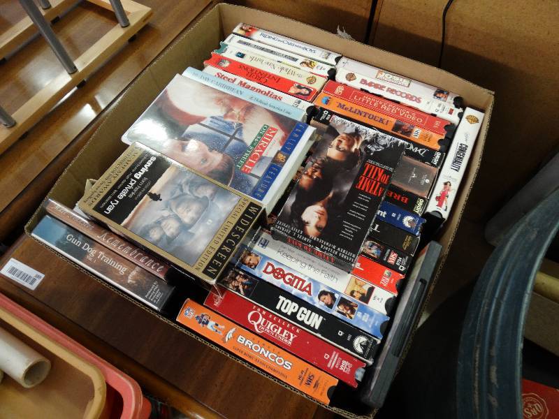lot 446 image: Lot of VHS movies.