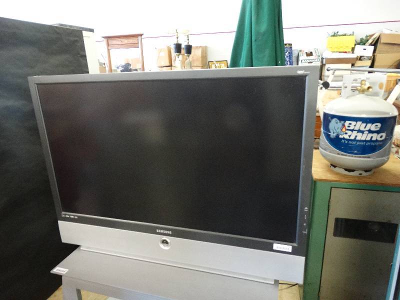 lot 449 image: Samsung HDTV no HDMI parts, 50 screen.