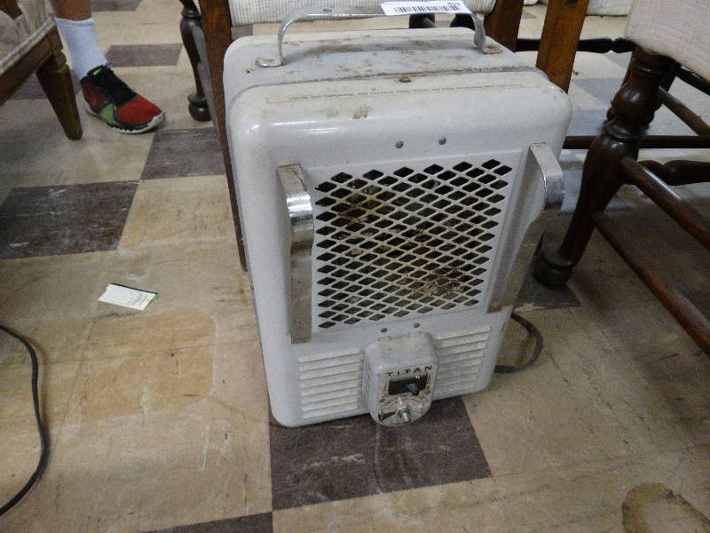 lot 451 image: Titon spacer heater.