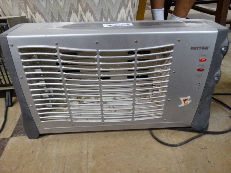 lot 453 image: Patton space heater.