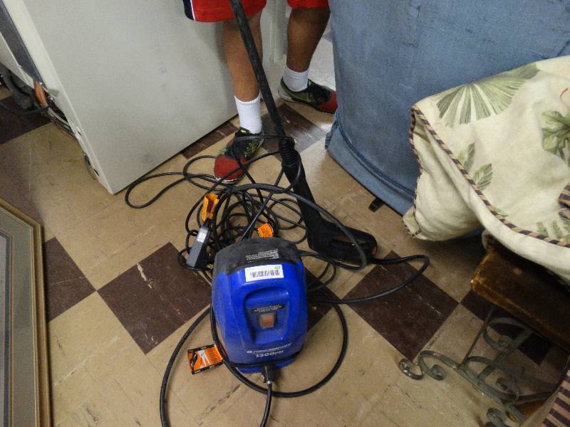 lot 457 image: 1300 PSi electric power washer.