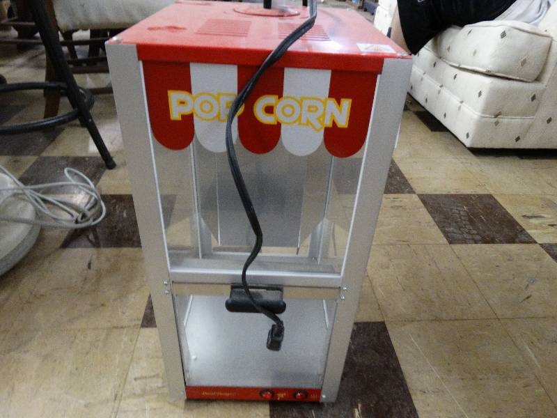 lot 939 image: Small popcorn maker.