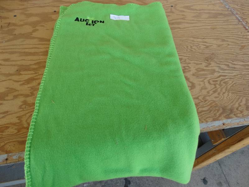 lot 309 image: Auction ICT Soft Throw - All proceeds from this item will go to Humane Society