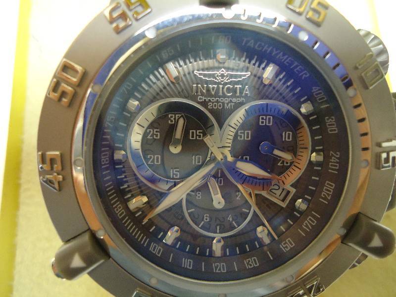 lot 5518 image: Invicta Watch.