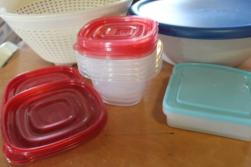 Sold at Auction: Lot Of 4 New Sterilite Plastic Mixing Bowls