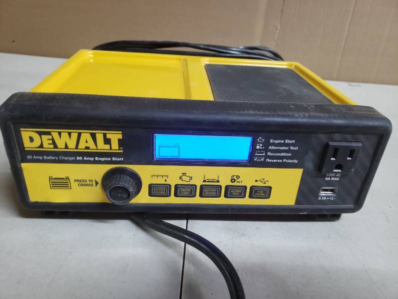 DEWALT DXAEC801B 30 Amp Bench Battery Charger 80 Amp Engine Start