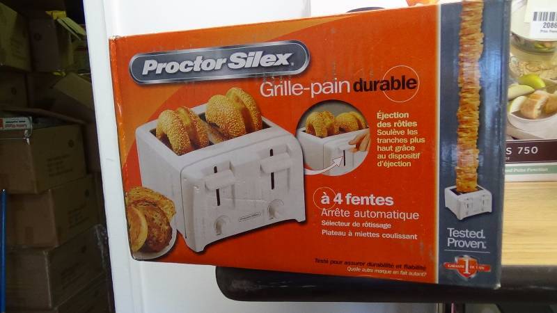 lot 2098 image: Proctor Silex  4-Slice Toaster