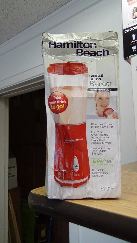 lot 2089 image: Hamilton Beach 51101R Single-Serve Blender with Travel Lid, Red