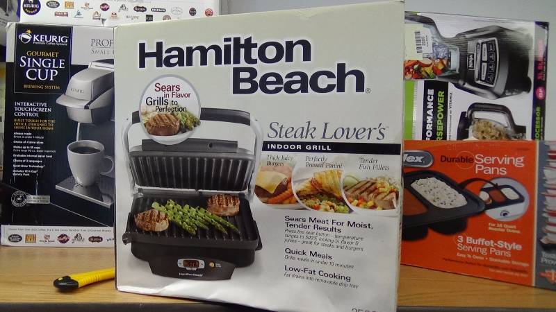 lot 2096 image: Hamilton Beach Super Sear 100-Square-Inch Nonstick Indoor Searing Grill