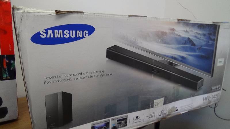 lot 2118 image: Samsung HW-J450 2.1 Channel 300 Watt Wireless Audio Soundbar