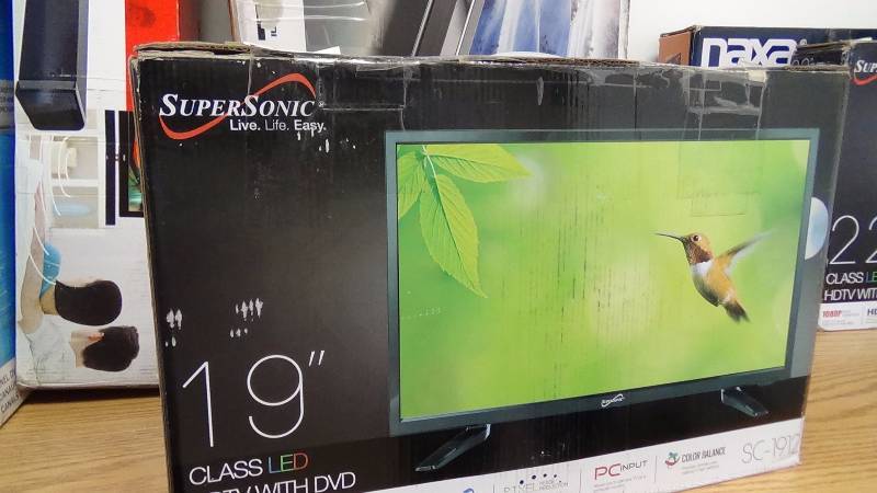 lot 2124 image: SuperSonic 1080p LED Widescreen HDTV with HDMI Input and ACDC Compatible for RVs, 19-Inch