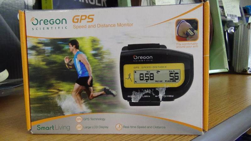 lot 2057 image: Oregon Scientific GPS Speed and Distance Monitor