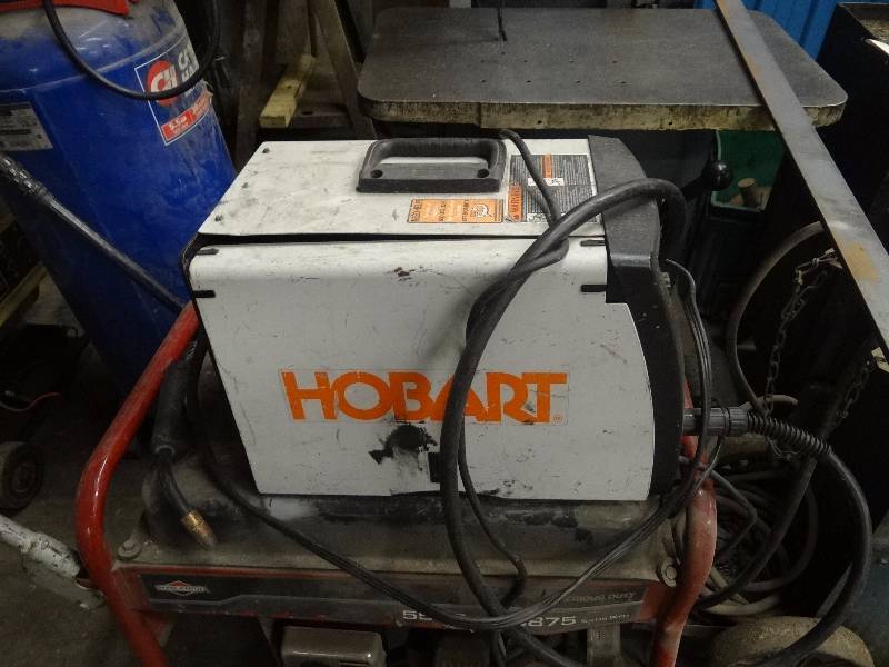 lot 1427 image: Hobart Handler Wire Feed Welder