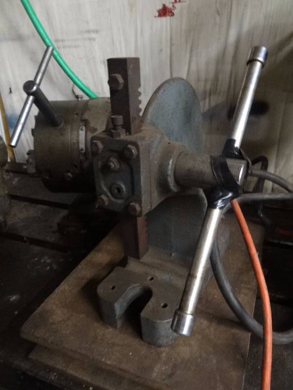 lot 1434 image: Heavy Duty Benchtop Hand Operated Machinery Press