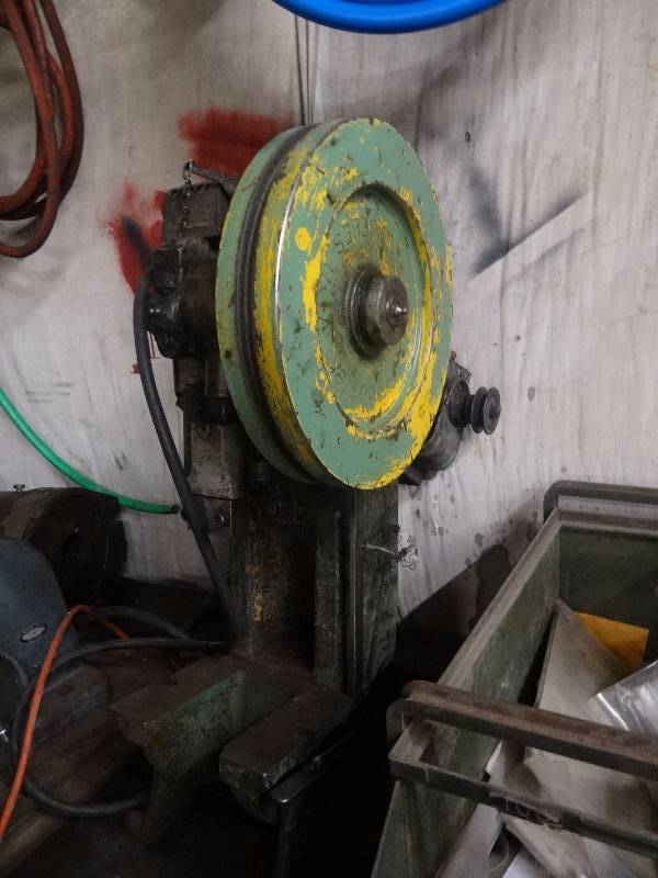 lot 1436 image: Benchmaster Mechanical 1 Ton Press