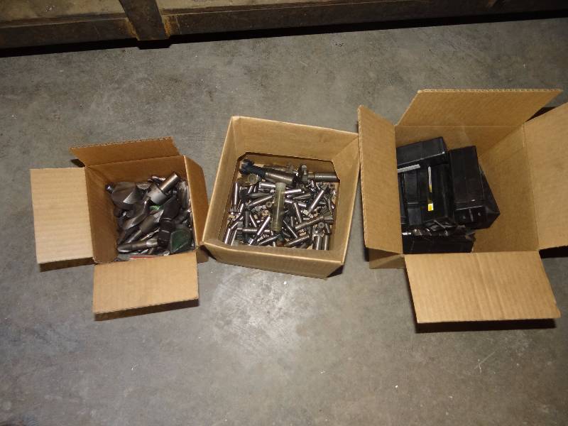 lot 1444 image: Large Lot of  Misc Size Machinery Turrets And Bits