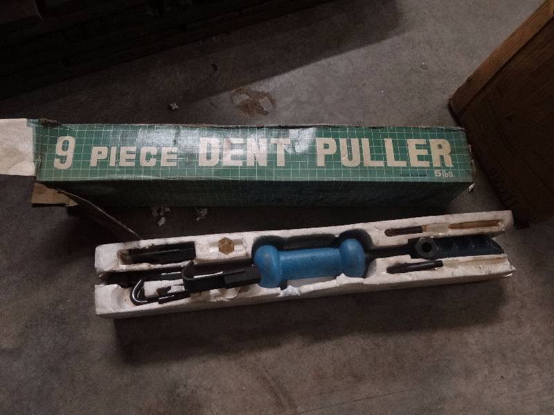 lot 1447 image: International 9 Piece Dent Puller Set w Storage Case