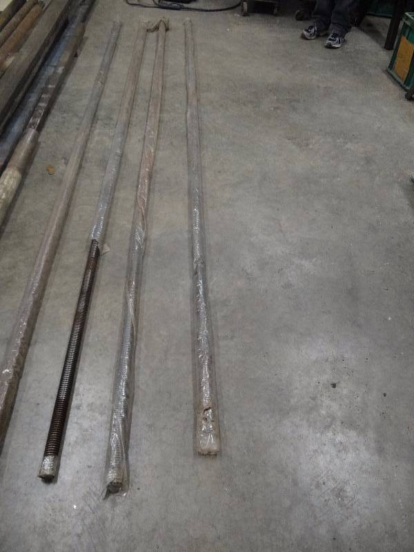 lot 1448 image: Lot of 4 Heavy Gauge All Thread Steel Tubes