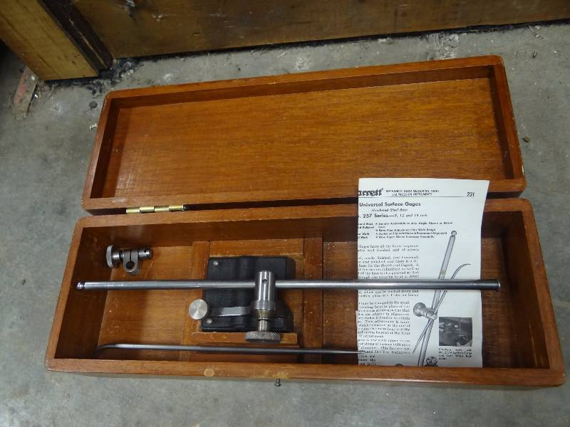 lot 1463 image: Starrett Universal Surface Gages