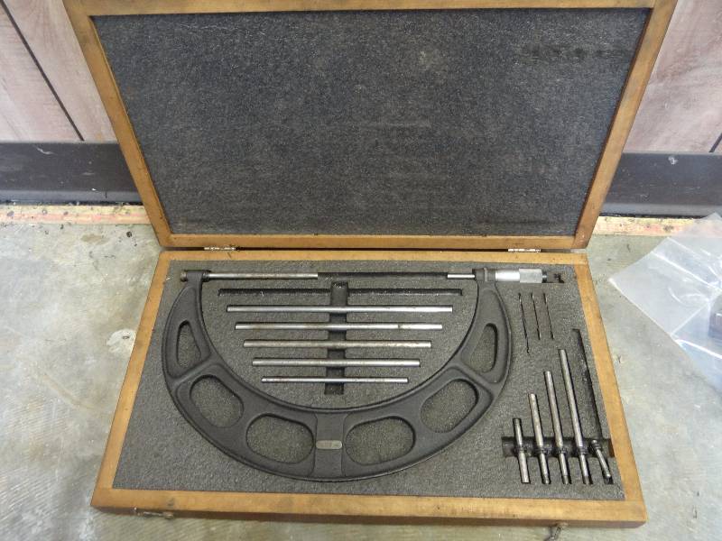 lot 1467 image: Starrett 6-12 Measuring Micrometer Tool w Attachments
