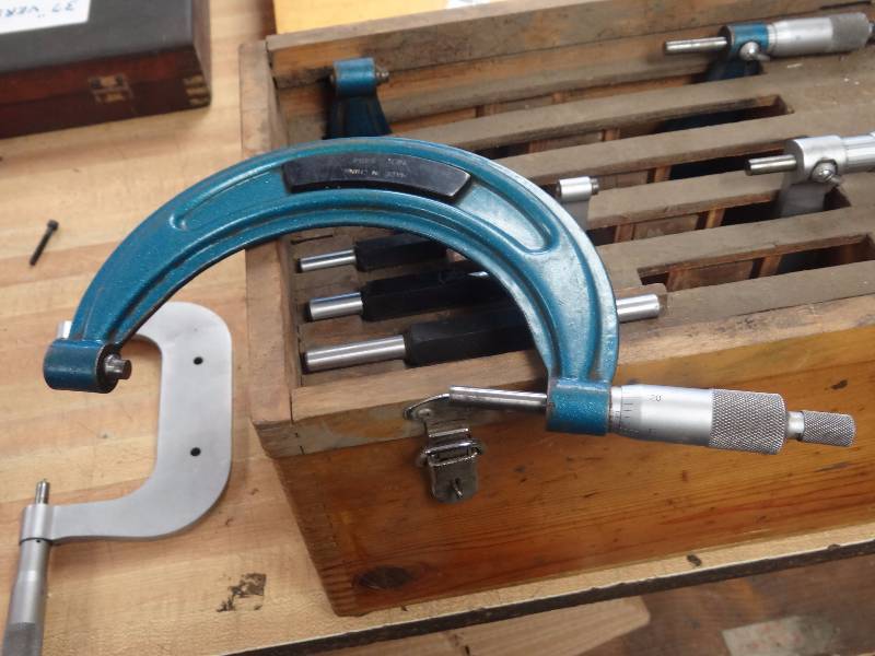 Starrett Measuring Micrometer Tools w/ Storage Case Blue Spring Small