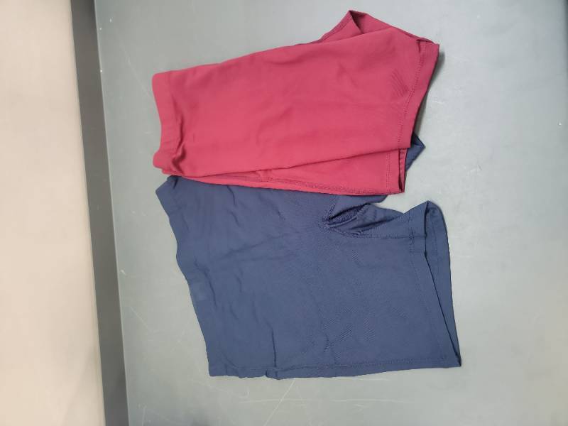 lot 36931 image: Lot of 2 sportswear 90% polyester Size Mediump