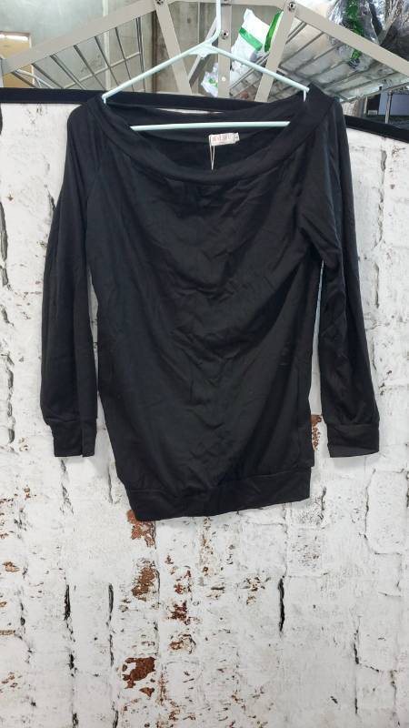 lot 40752 image: Ladies Black Long Sleeve Shirt, Black