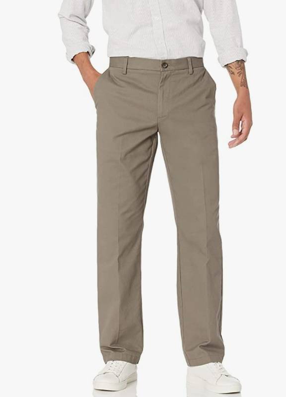 lot 40473 image: Amazon Essentials Mens Classic-Fit Wrinkle-Resistant Flat-Front Pant, 33x30